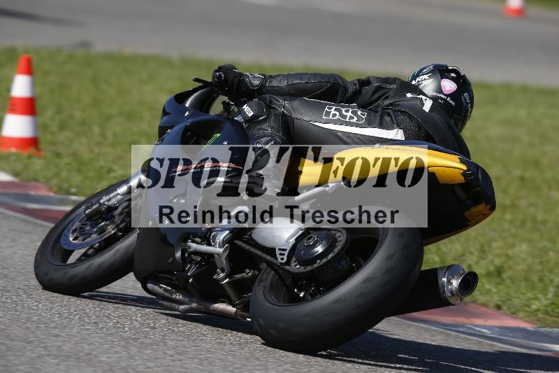 /Archiv-2024/29 12.06.2024 MOTO.CH Track Day ADR/Gruppe gelb/99